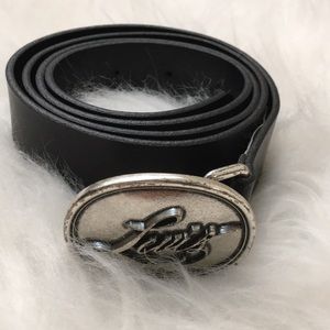 Levi’s black leather belt